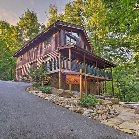Gatlinburg Family Cabin With Private Hot Tub And Deck! Villa Exterior photo