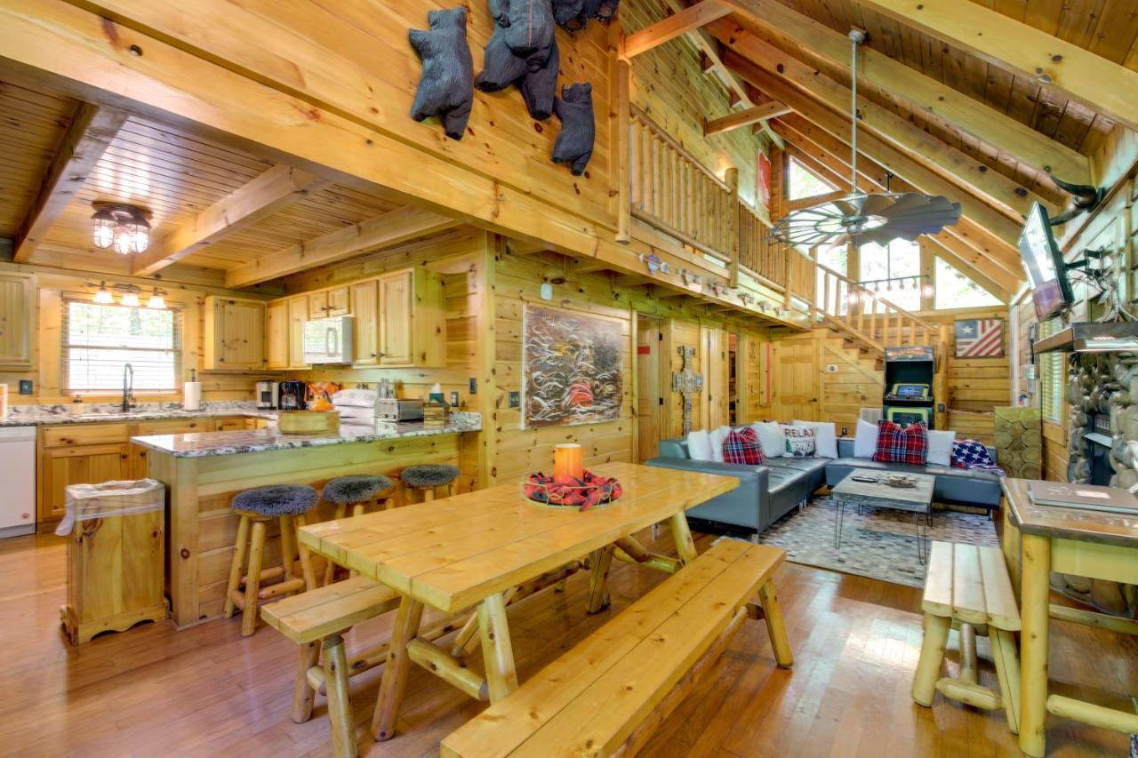 Gatlinburg Family Cabin With Private Hot Tub And Deck! Villa Exterior photo