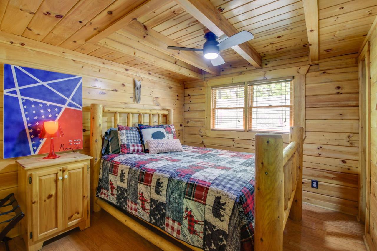 Gatlinburg Family Cabin With Private Hot Tub And Deck! Villa Exterior photo