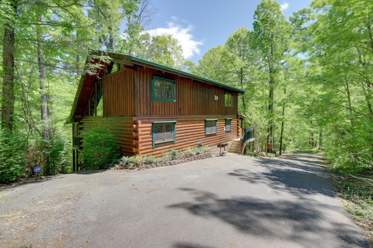 Gatlinburg Family Cabin With Private Hot Tub And Deck! Villa Exterior photo