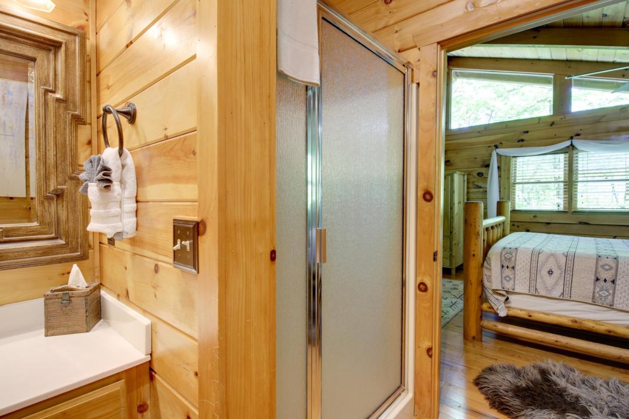 Gatlinburg Family Cabin With Private Hot Tub And Deck! Villa Exterior photo