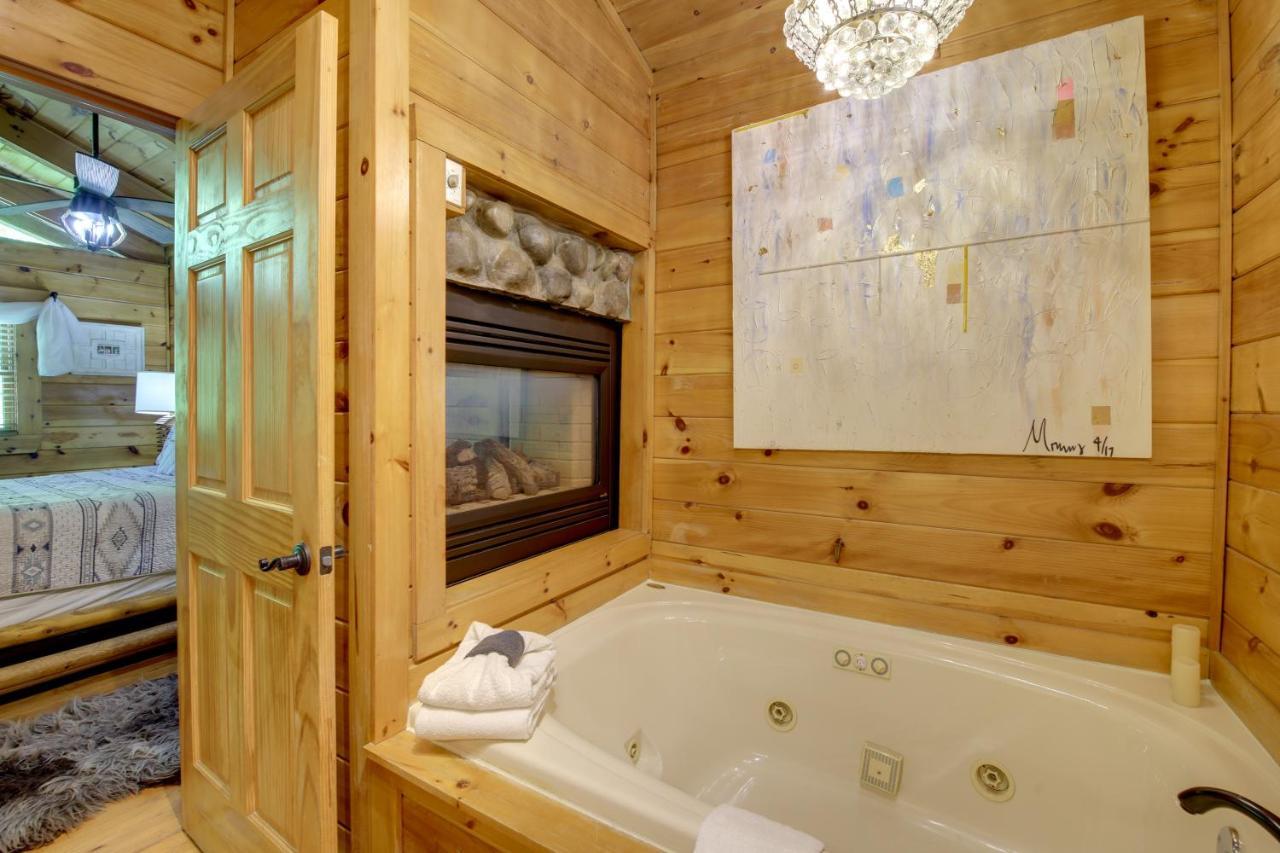 Gatlinburg Family Cabin With Private Hot Tub And Deck! Villa Exterior photo