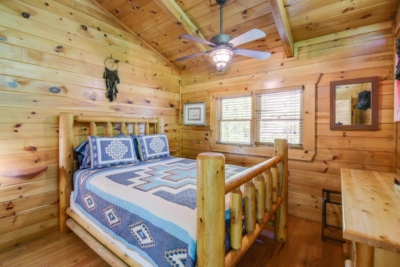 Gatlinburg Family Cabin With Private Hot Tub And Deck! Villa Exterior photo